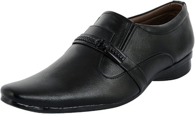 

Albert Pinto Slip On For Men(Black