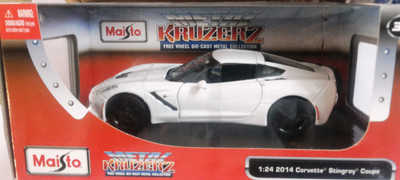 

Maisto 2014 Chevrolet Corvette C7 Stingray White 1 24(White)