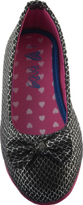 

Beanie Bugs Girls Slip on Dancing Shoes(Black