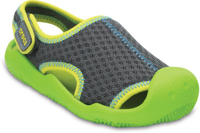 

Crocs Boys Slip-on Sports Sandals(Multicolor, Black