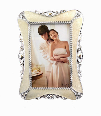 

Treasure Trove Metal Photo Frame(White, 1 Photos)