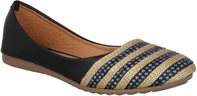 

Tryfeet Black & Cream Wedding Jutis For Women(Black