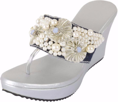 

Praags Women Silver Wedges