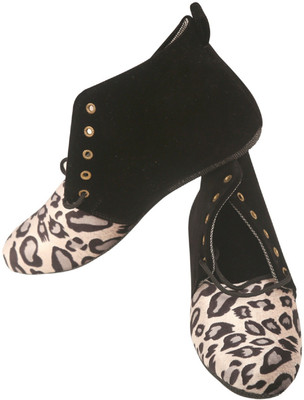 

KARYJERRY Fashionable Shoes Casuals For Women(Multicolor