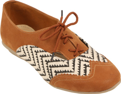 

TISKA Kalamkari Brogues Casuals For Women(Tan