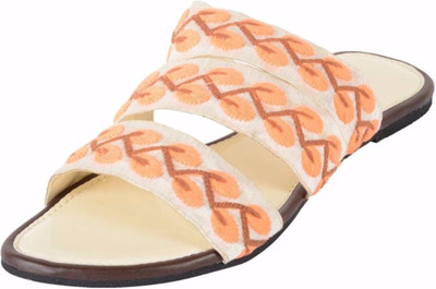 

Praags Women White Flats