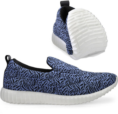 

Corpus Superflex Walking Shoes For Men(Multicolor, White::blue