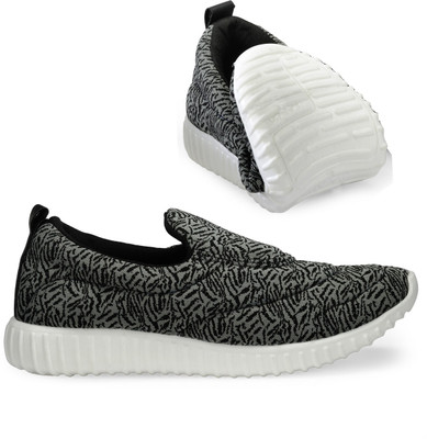 

Corpus Superflex Walking Shoes For Men(White, Black