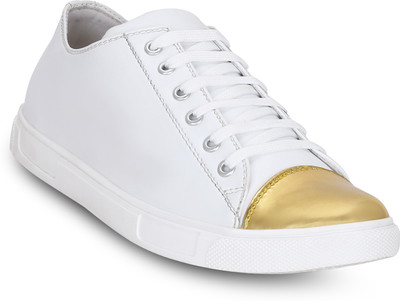 

Get Glamr Tanjun Sneakers For Men(White