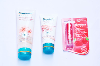 

Himalaya DEEP CLEASING APRICOT FACE WASH, PACK, AND LIP BALM(Set of 3)
