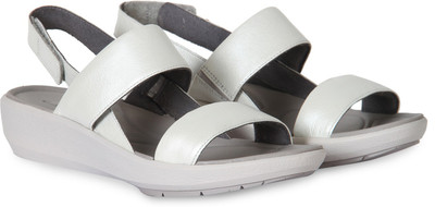 

Clarks Women Metallic Leather Flats