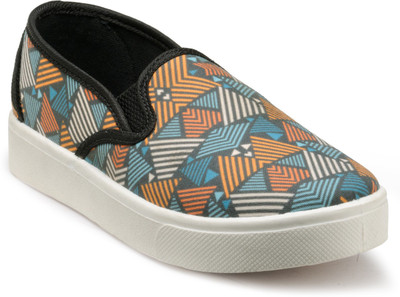 

Nell Casuals For Women(Green