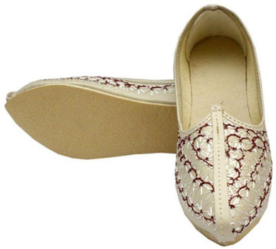 

sunlife mehta's Slip On For Men(Beige, Cream