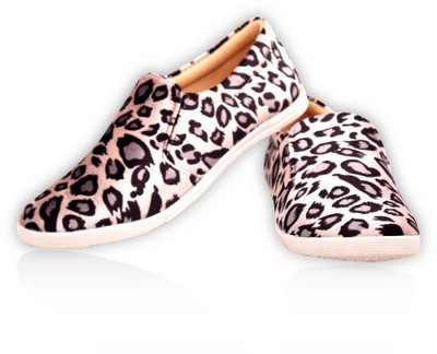 

KARYJERRY Fashionable Shoes Casuals For Women(Multicolor