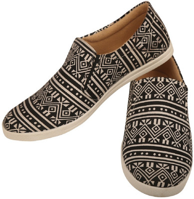 

KARYJERRY Fashionable Shoes Casuals For Women(Multicolor
