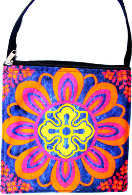 

Fatfatiya Radiant Flower Motif Canvas Utility Pouch(Multicolor)