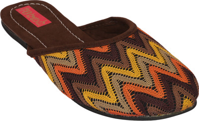 

Footrendz RSNBO-3336BR Slip On For Women(Brown
