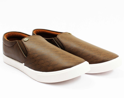 

Hsquare EMBESSY Casuals For Men(Brown