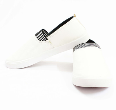 

Hsquare CRYSTAL Casuals For Men(White