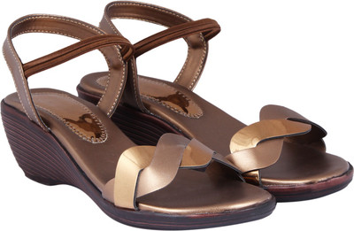 

Lily Women Gold Wedges