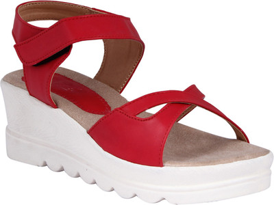 

Lily Women Red Wedges