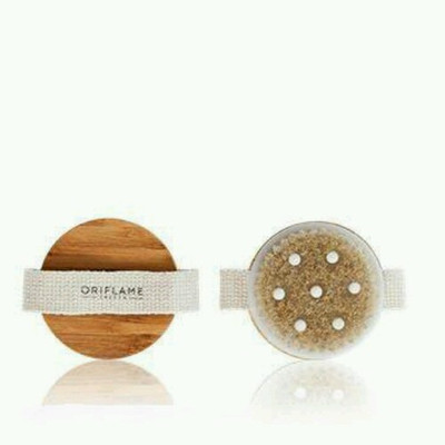 

Oriflame Sweden Bamboo Body Brush