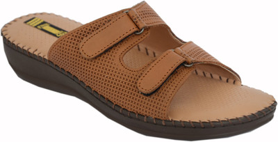

1 Walk Women 55c-Tan Flats
