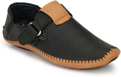 

Big Fox Men Black Sandals