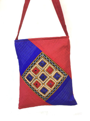 

Minky's Decor Men & Women Casual Red, Blue Polyester, Silk Sling Bag, Blue;red