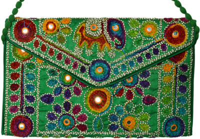 

Craft Trade Casual Green Clutch