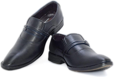 

D'zigners Boys Slip on Moccasins(Black