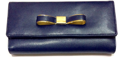 

Traditions Casual Blue Clutch