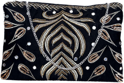 

Diwaah Party Black Clutch