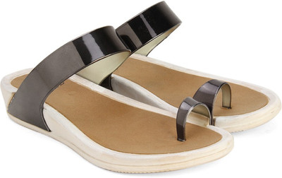 

Carlton London Women Pewter Flats