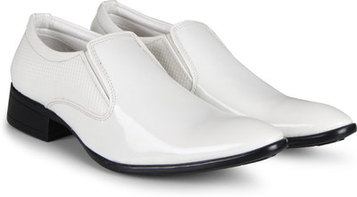 

Meetoes Slip On For Men(White