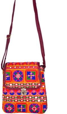 

Craft Trade Casual Multicolor Clutch