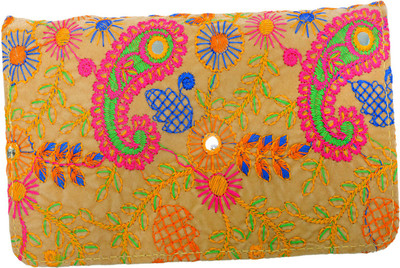 

Craft Trade Casual Yellow Clutch