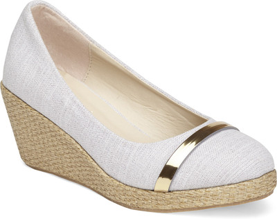 

Vero Couture Women Grey Wedges
