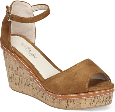 

Vero Couture Women Brown Wedges