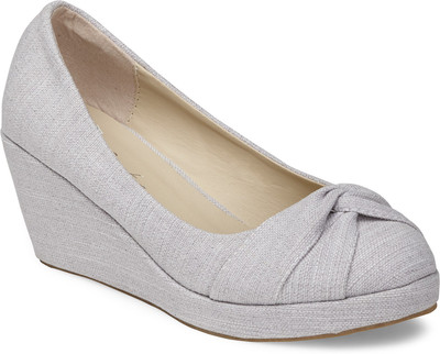 

Vero Couture Women Grey Wedges