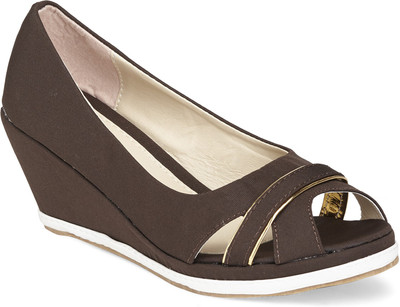 

Vero Couture Women Brown Wedges