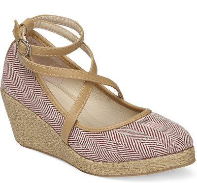 

Vero Couture Women Red Wedges