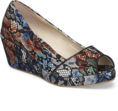

Vero Couture Women Black Wedges