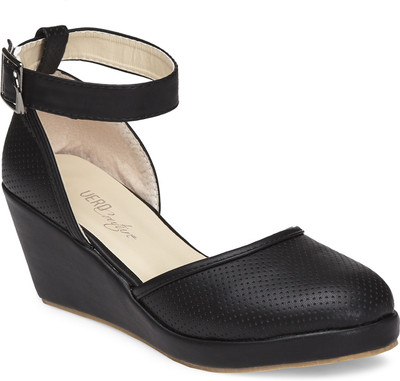 

Vero Couture Women Black Wedges