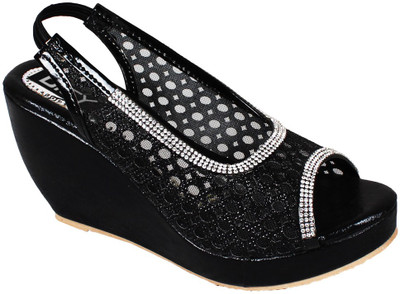 

Dicy Women Black Wedges