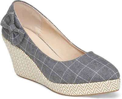 

Vero Couture Women Grey Wedges