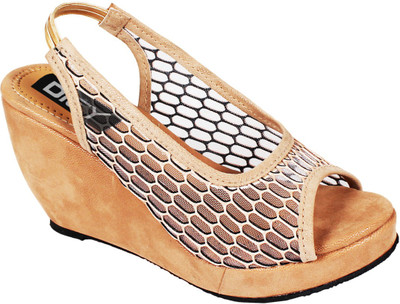 

Dicy Women Beige Wedges