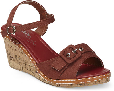 

Vero Couture Women Brown Wedges
