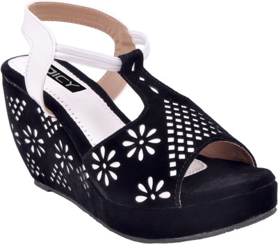 

Dicy Women White Wedges