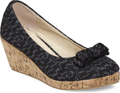 

Vero Couture Women Black Wedges